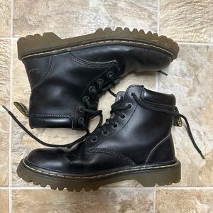 Dr. Martens Cartor sz 39, Men 7, Women’s 8.5 black